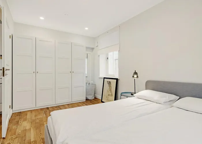 Charming 1br In Superb Location, Free Parking & Wi-fi Apartment